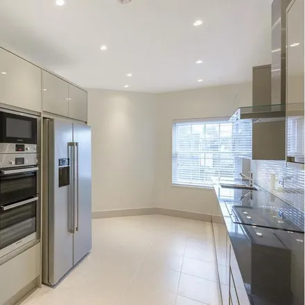 Image 2 - The Manor, 4-12 Davies Street, London, W1K 3HY, United Kingdom - Apartment for rent