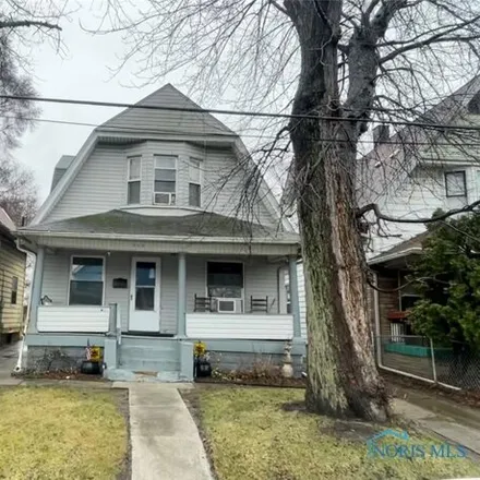 Buy this 3 bed house on 651 Curtis Street in Toledo, OH 43609