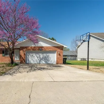 Buy this 3 bed house on 326 Granite Drive in Rolla, MO 65401
