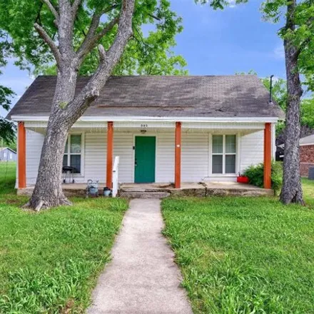 Buy this 3 bed house on 309 Otis Street in Whitesboro, TX 76273