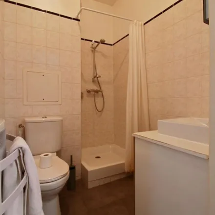 Rent this 1 bed apartment on 15 Avenue de Wagram in 75017 Paris, France