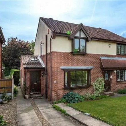 Buy this 3 bed duplex on Thirlmere Close in Churwell, LS11 8JH