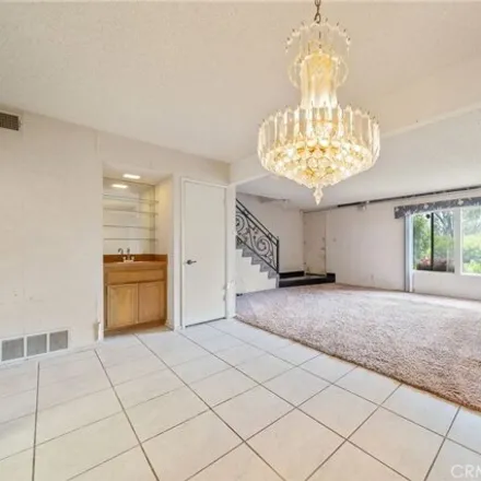 Image 9 - 2111 Stonewood Court, Los Angeles, CA 90732, USA - House for sale