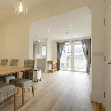 Rent this 1 bed room on 25 Penshurst Road in London, CR7 7EJ