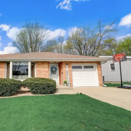Buy this 3 bed house on 566 Hill Crest Lane in Lindenhurst, IL 60046