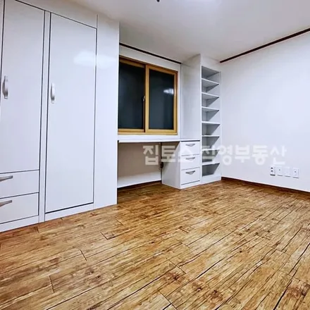 Rent this studio apartment on 서울특별시 관악구 봉천동 1677-7
