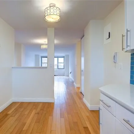 Image 7 - 70-25 Yellowstone Blvd Unit 10m, Forest Hills, New York, 11375 - Apartment for sale