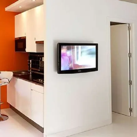 Image 2 - CeX, Calle de Atocha, 40, 28012 Madrid, Spain - Apartment for rent