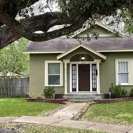Buy this 2 bed house on 2254 Laurel Avenue in Beaumont, TX 77701