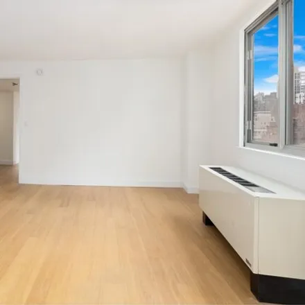 Image 6 - 308 East 38th Street, New York, NY 10016, USA - Condo for sale