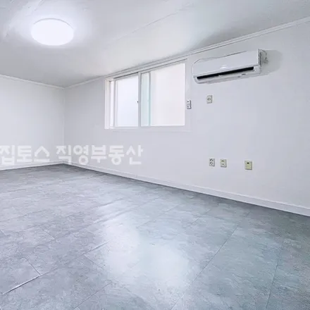 Rent this studio apartment on 서울특별시 관악구 신림동 10-437