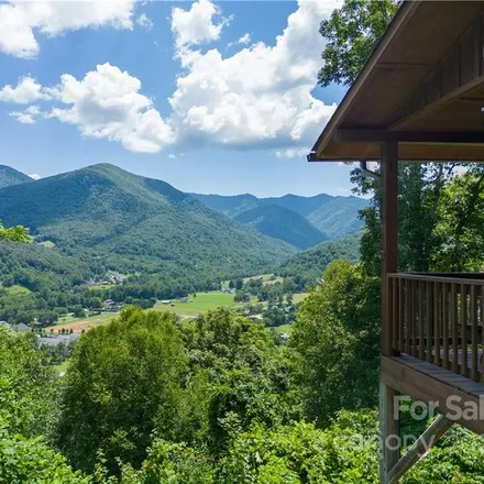 Image 3 - 349 Cub Trail, Maggie Valley, Haywood County, NC 28751, USA - House for sale