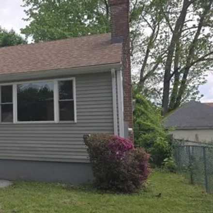 Buy this 3 bed house on 24 Humphrey Street in Hartford, CT 06106