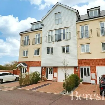 Buy this 4 bed townhouse on Remembrance Avenue in Burnham-on-Crouch, CM0 8HT