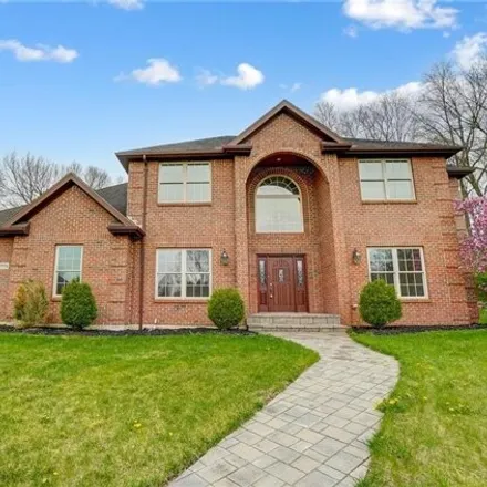 Buy this 6 bed house on 5700 Walnut Wood Way in Montgomery County, OH 45415
