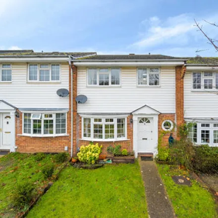 Buy this 3 bed townhouse on Delara Way in Horsell, GU21 6NY