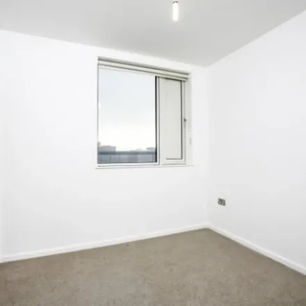 Image 6 - West Tower, Goodwin Street, London, N4 3HQ, United Kingdom - Apartment for rent
