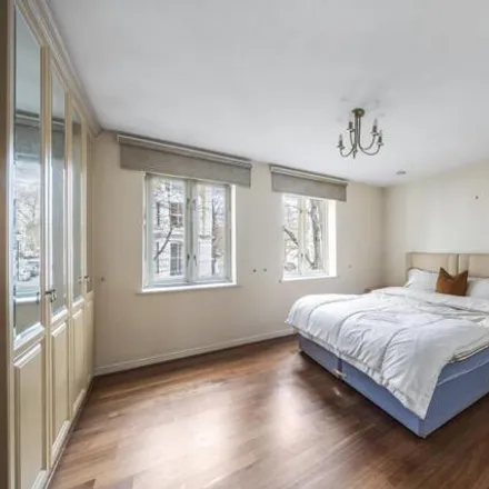 Image 7 - Oakeford House, 72 Russell Road, London, W14 8HU, United Kingdom - Apartment for sale