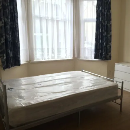 Rent this 5 bed room on Villiers Road in Dudden Hill, London