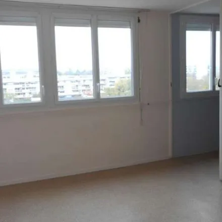 Rent this 2 bed apartment on Mairie d'Angers in Boulevard Résistance et Déportation, 49100 Angers