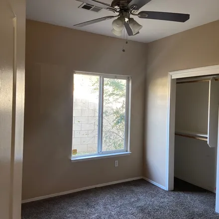 Rent this 1 bed room on 10321 Bichester Court in Bakersfield, CA 93311