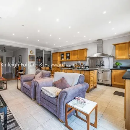 Rent this 4 bed duplex on Siward Road in Chatterton Village, London