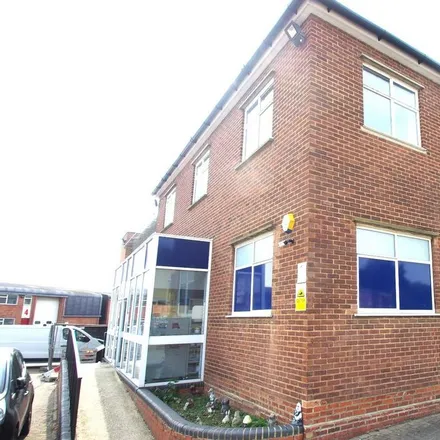 Rent this 1 bed apartment on Fisher's Industrial Estate in Watford, WD18 0FN