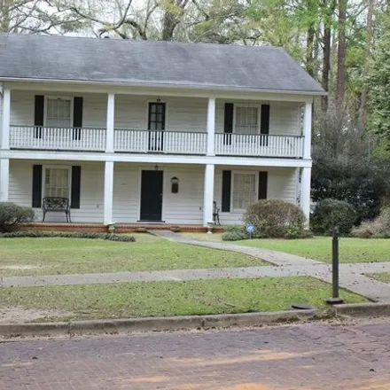 Buy this 3 bed house on 871 Oak Drive in Laurel, MS 39440