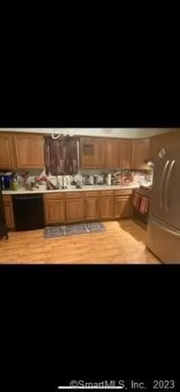 Image 9 - 16 Greenhill Circle, Waterbury, CT 06708, USA - House for sale