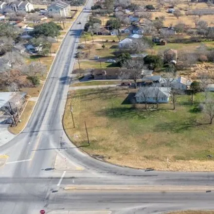 Image 8 - Hospital Boulevard, Floresville, TX 78114, USA - House for sale