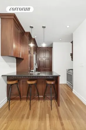 Image 6 - 266 West 72nd Street, New York, NY 10023, USA - Apartment for sale