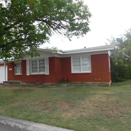 Buy this 2 bed house on 2815 37th Street in Snyder, TX 79549