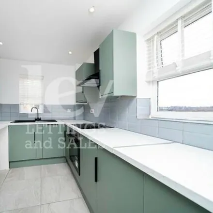 Buy this 3 bed house on Great North Way in London, NW4 1PP