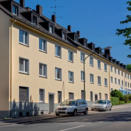 Rent this 3 bed apartment on Bocholder Straße 293 in 45356 Essen, Germany