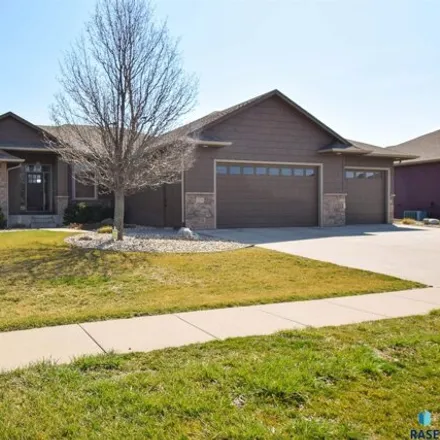 Buy this 5 bed house on 2264 South Silverthorne Avenue in Sioux Falls, SD 57110