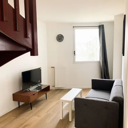 Rent this 5 bed apartment on 30 Rue Jules Vallès in 91000 Évry, France