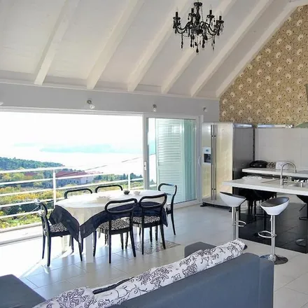 Rent this 5 bed house on 20234 Dubrovnik