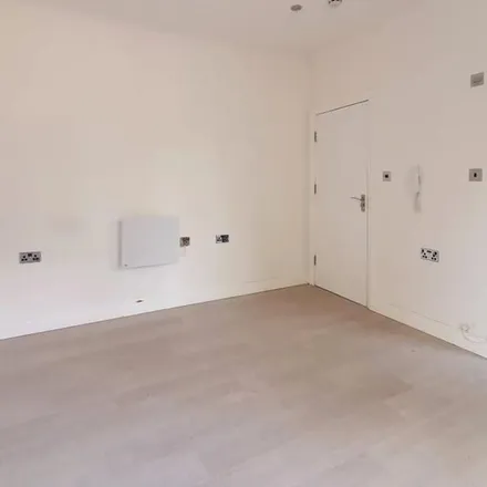 Rent this 1 bed apartment on Green Road in London, N14 4AR