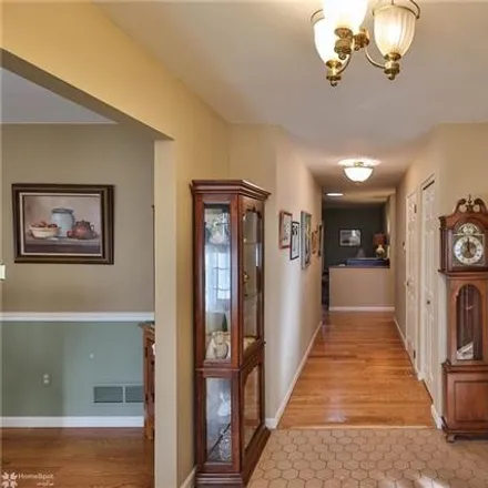 Image 5 - 8215 Pheasant Run, Fogelsville, Upper Macungie Township, PA 18051, USA - House for sale