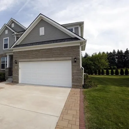 Buy this 3 bed house on Groveland Circle in Pittsfield Charter Township, MI 48108