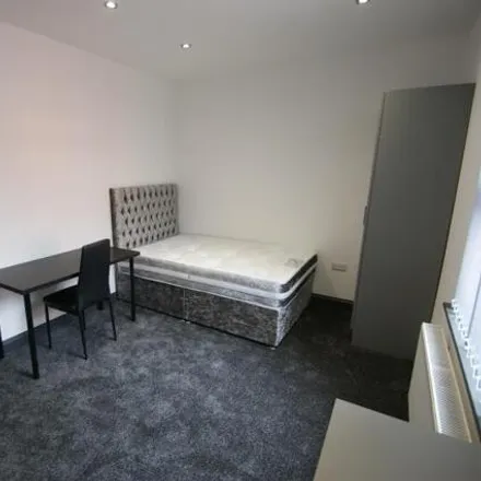 Image 8 - Beamsley Mount, Leeds, LS6 1LR, United Kingdom - Room for rent