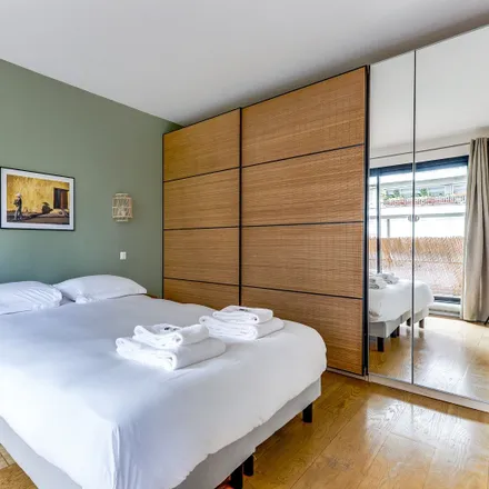 Rent this 5 bed apartment on 143 bis Avenue de Wagram in 75017 Paris, France