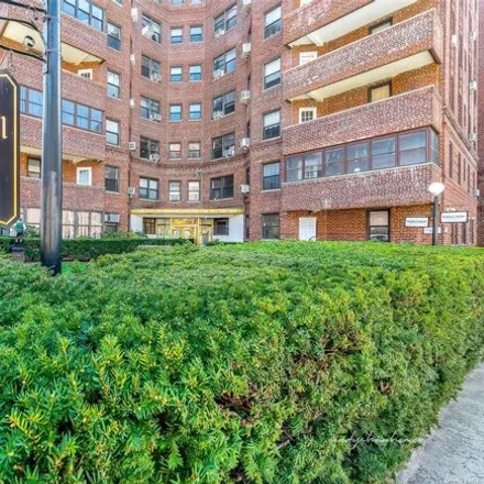 Image 1 - 69-60 108th Street, New York, NY 11375, USA - Apartment for sale
