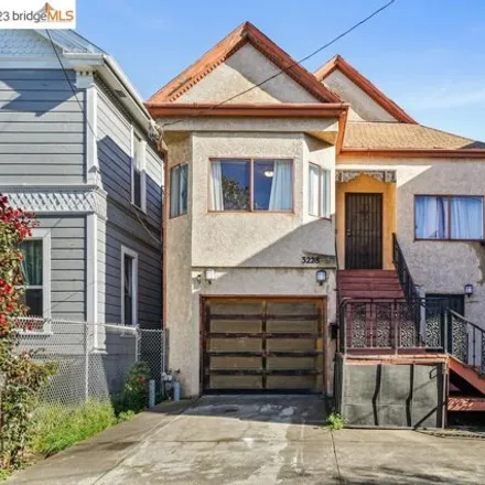 Buy this 4 bed house on 3228 Magnolia Street in Oakland, CA 94608