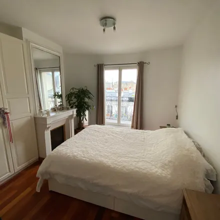 Rent this 2 bed apartment on 5 Rue Versigny in 75018 Paris, France