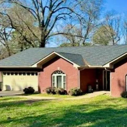 Buy this 3 bed house on 445 Lakeside Road in Hot Springs, AR 71901