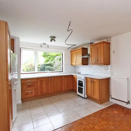 Image 3 - Cruse Close, Sway, SO41 6AY, United Kingdom - House for rent
