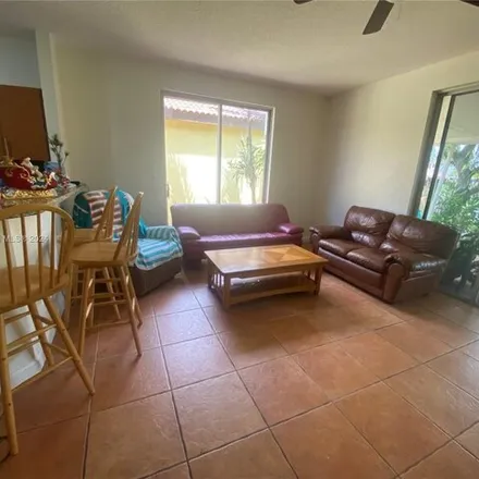 Image 5 - 19501 Northwest 77th Court, Hialeah Gardens, FL 33015, USA - House for sale