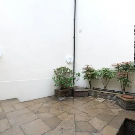 Image 5 - 41 Artesian Road, London, W2 5DE, United Kingdom - Apartment for rent