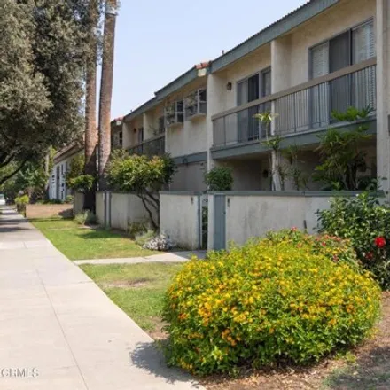 Rent this 2 bed townhouse on 300 South Mentor Avenue in Pasadena, CA 91106